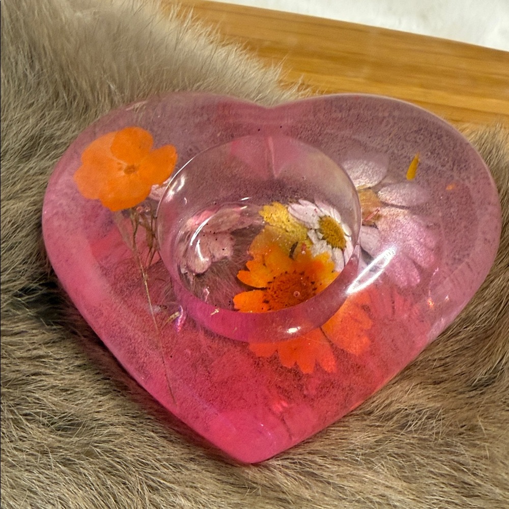 Pink Heart-Shaped Resin Tea Light Candle Dish with Floral Design - Picture 2 of 3